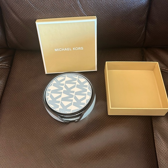 MICHAEL KORS Coasters - Picture 1 of 3
